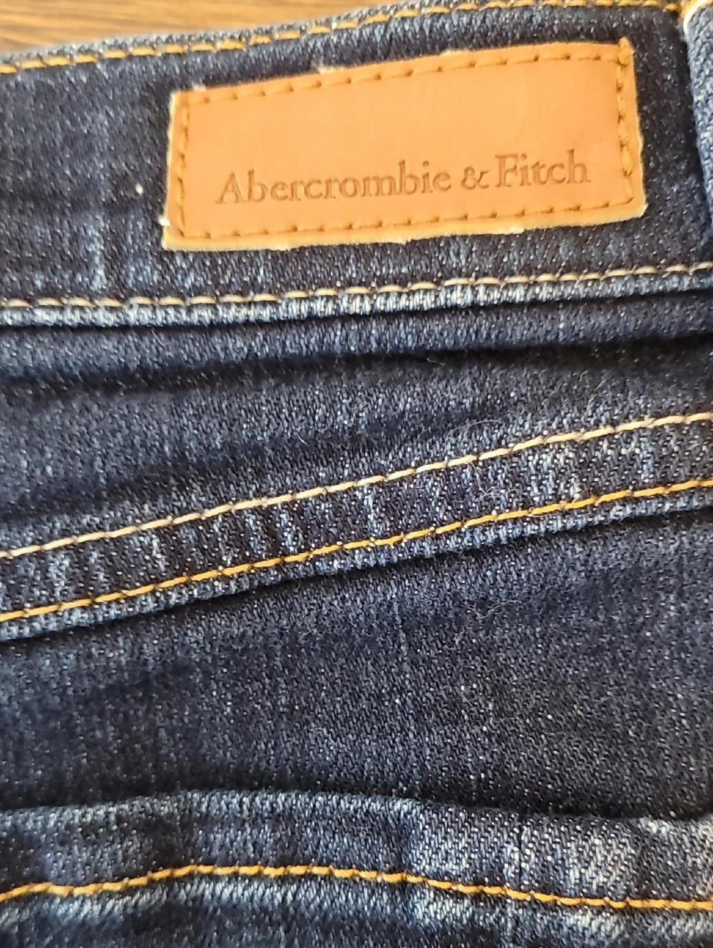 Abercrombie & Fitch Denim Shorts Size 24/0 Dark Wash Raw Edge 2 Inch Inseam